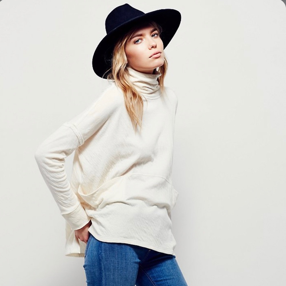 Free People vanilla Ivory Long Flight turtle neck